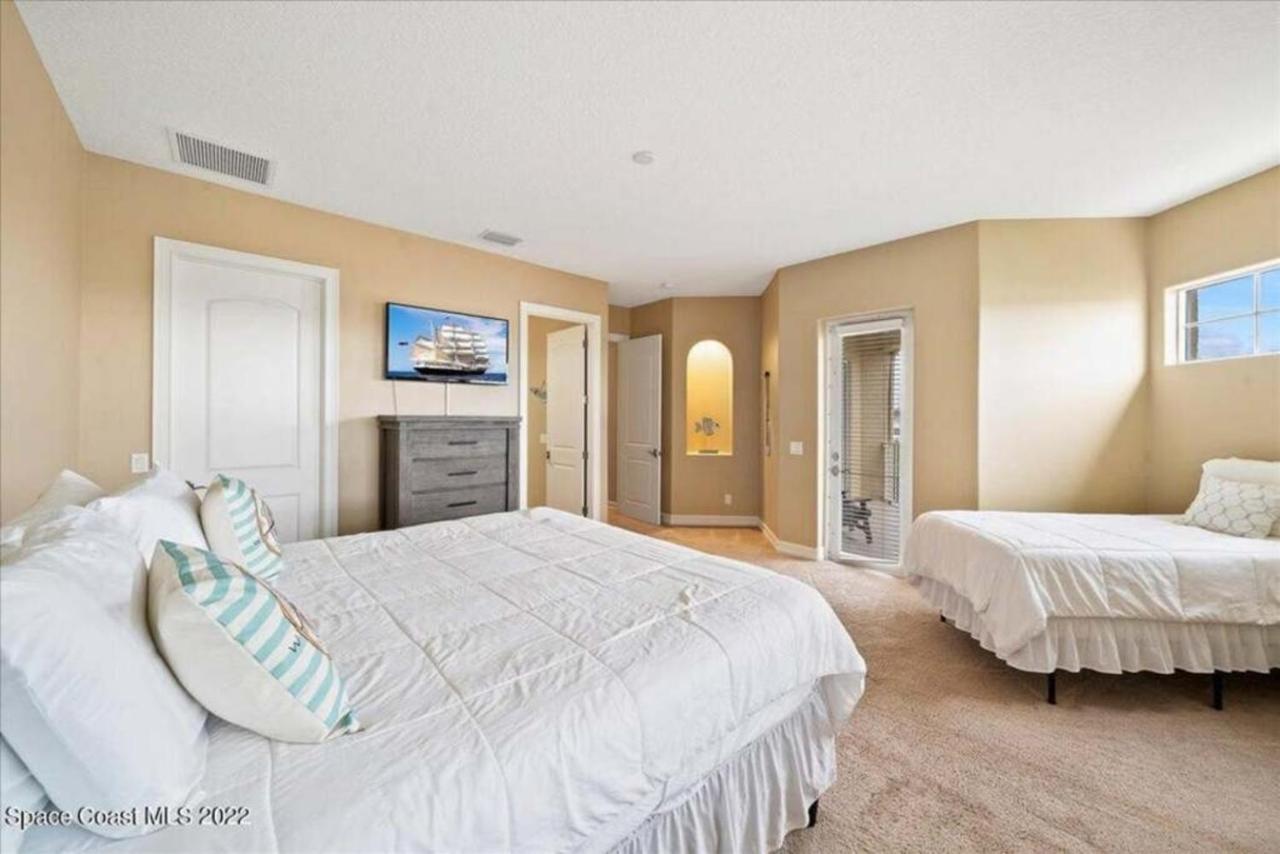 Luxury Near Villa *